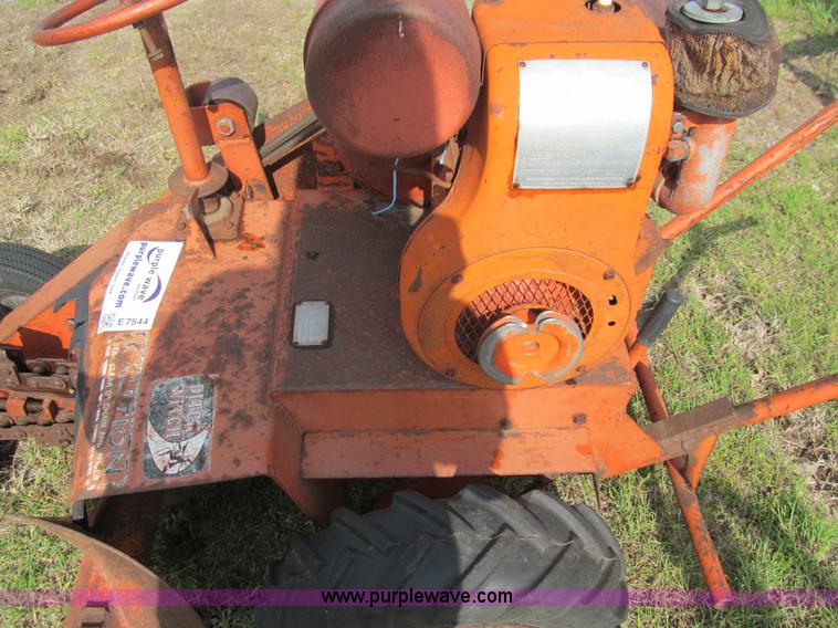 image for item E7544 Ditch Witch M4 trencher