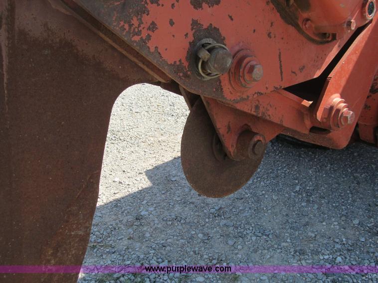 image for item E7546 Ditch Witch 400SXD trencher and vibratory plow