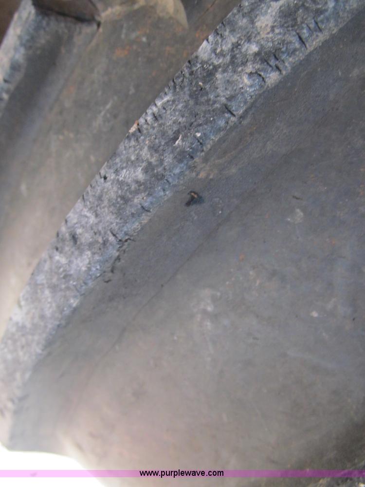 image for item E7546 Ditch Witch 400SXD trencher and vibratory plow