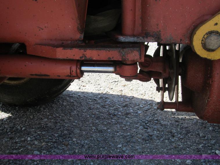 image for item E7546 Ditch Witch 400SXD trencher and vibratory plow