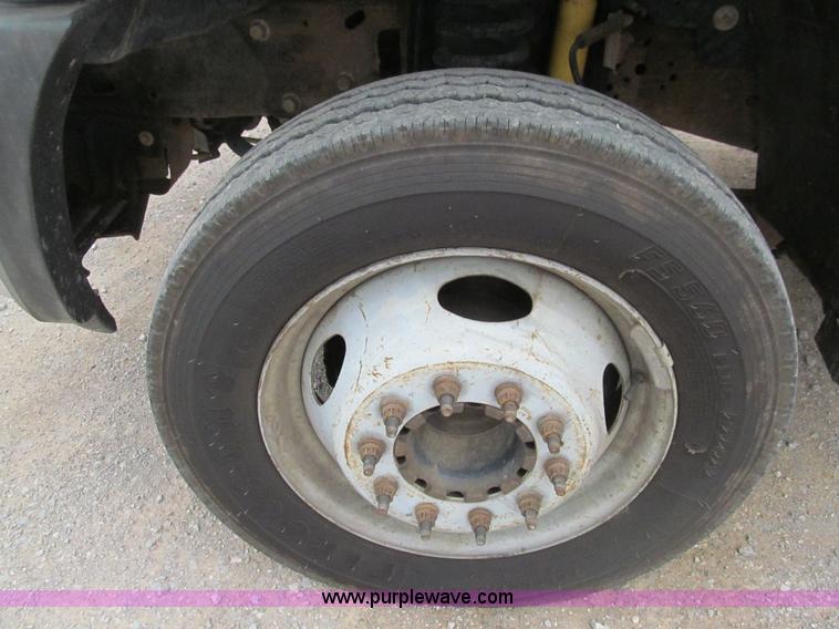 image for item E7550 2006 Ford F450 XL utility truck