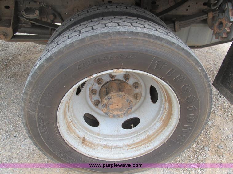 image for item E7550 2006 Ford F450 XL utility truck