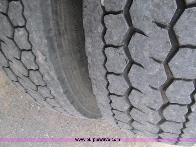 image for item E7550 2006 Ford F450 XL utility truck