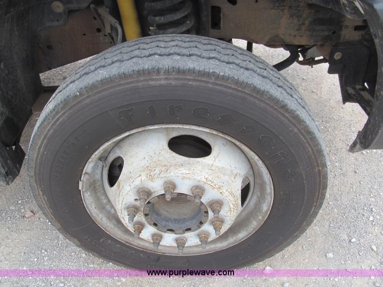 image for item E7550 2006 Ford F450 XL utility truck