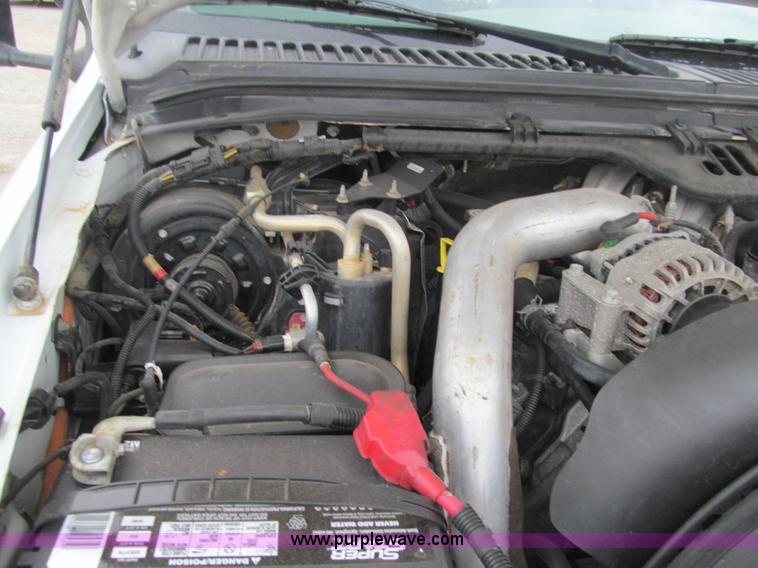 image for item E7550 2006 Ford F450 XL utility truck