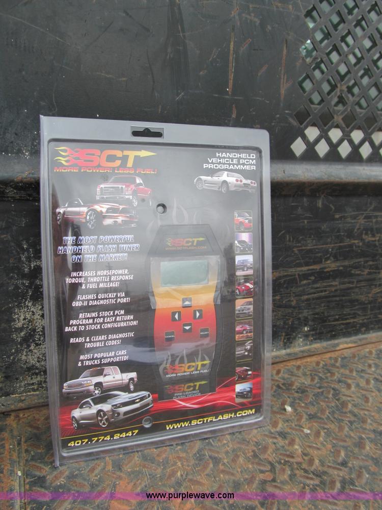 image for item E7550 2006 Ford F450 XL utility truck