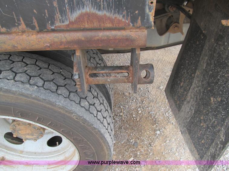 image for item E7550 2006 Ford F450 XL utility truck