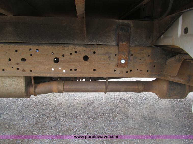 image for item E7550 2006 Ford F450 XL utility truck