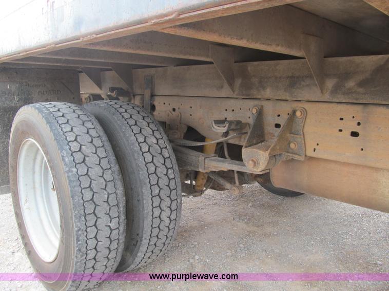 image for item E7550 2006 Ford F450 XL utility truck