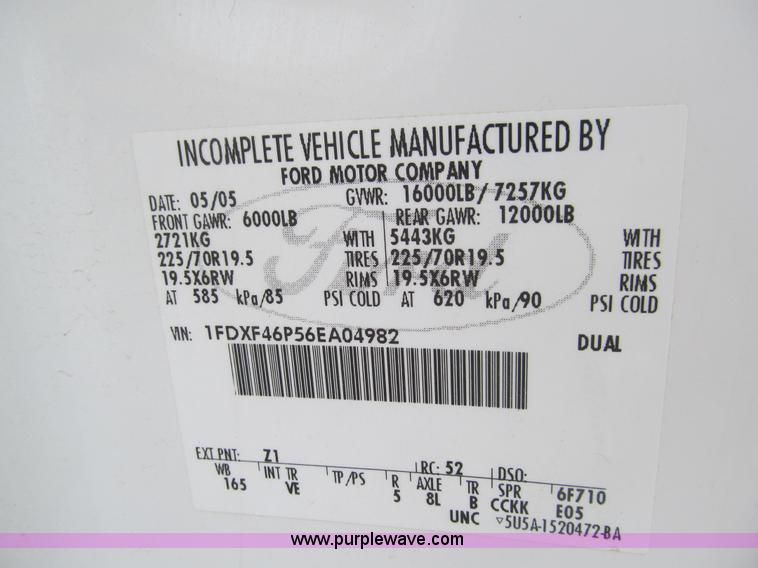 image for item E7550 2006 Ford F450 XL utility truck