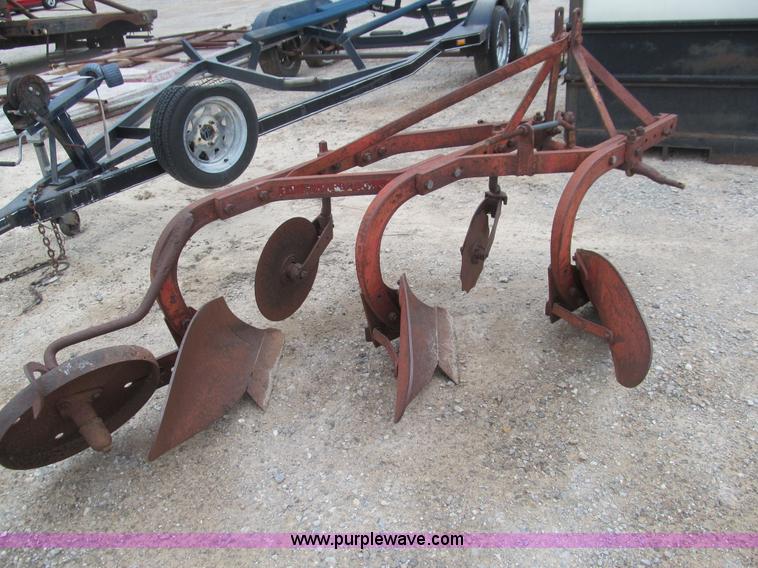 image for item E7558 Massey Ferguson three point plow
