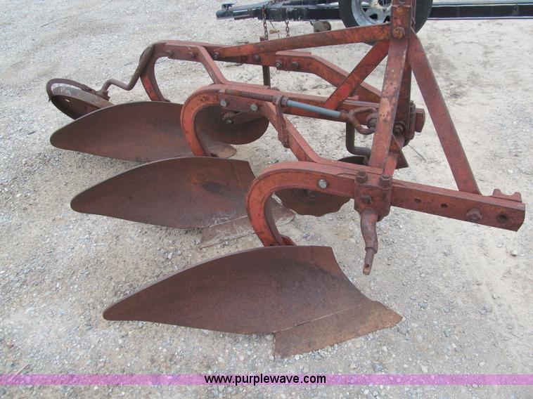 image for item E7558 Massey Ferguson three point plow
