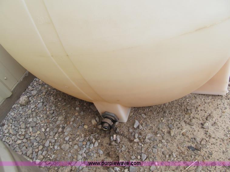 image for item E7574 Wylie 300 gallon water tank