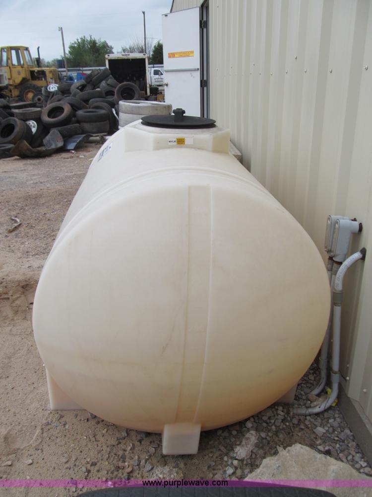 image for item E7574 Wylie 300 gallon water tank