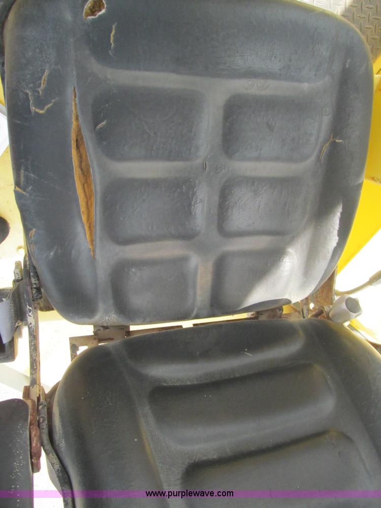 image for item E7578 2005 Bomag MPH364SDM recycler soil stabilizer