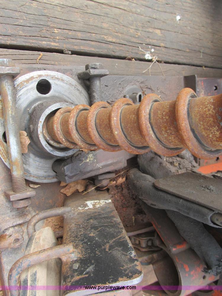 image for item E7583 1999 Ditch Witch JT520 horizontal directional drill