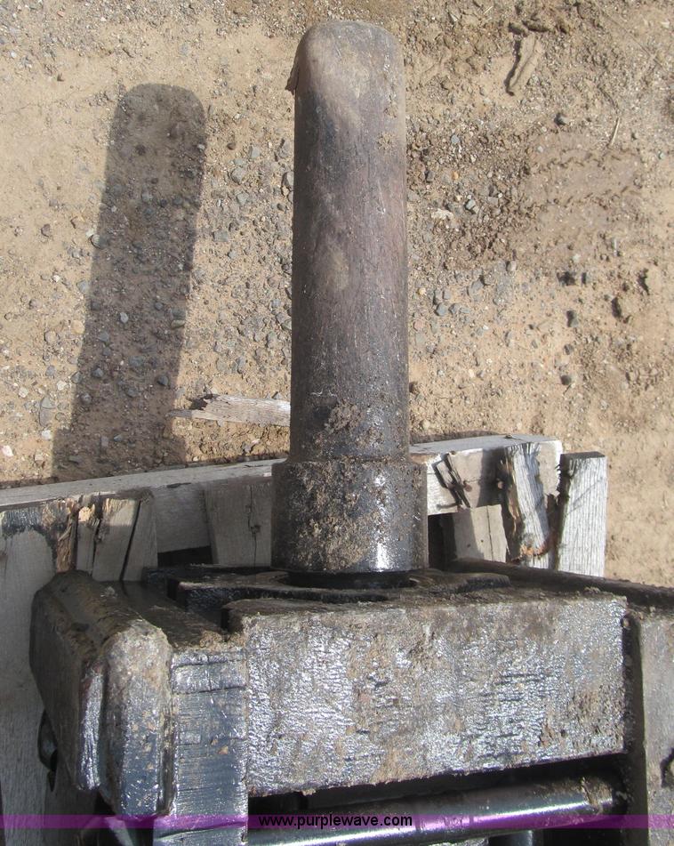 image for item E7584 Wain-Roy hydraulic hammer