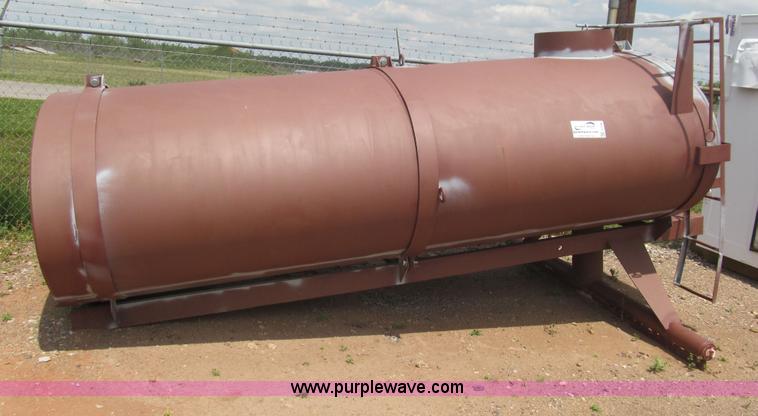 image for item E7586 Imperial 1,800 gallon water tank