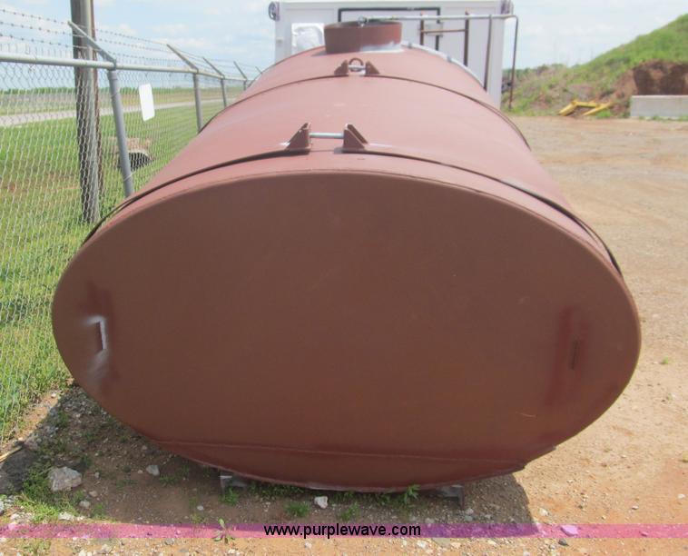 image for item E7586 Imperial 1,800 gallon water tank