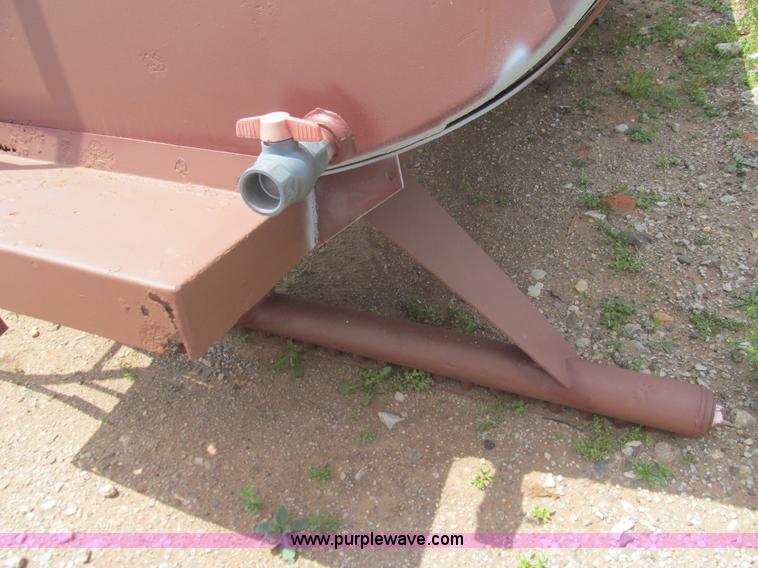 image for item E7586 Imperial 1,800 gallon water tank