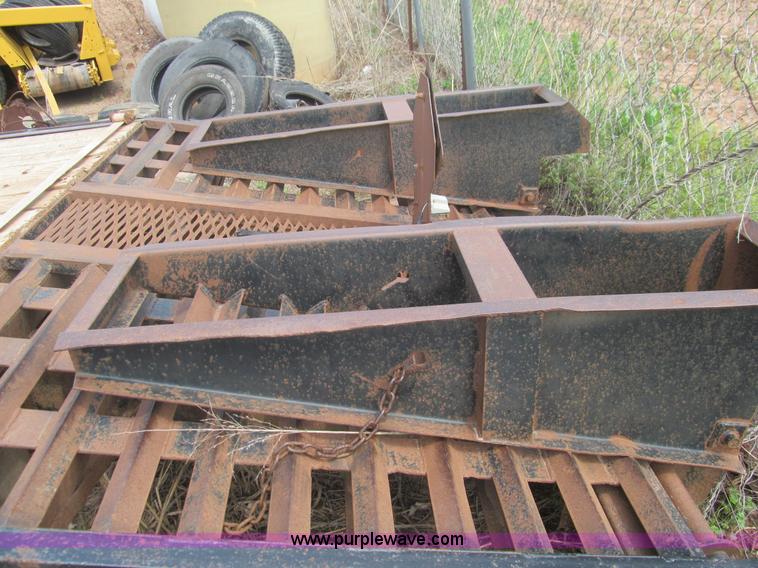 image for item F3186 2001 Belshe DT255 flatbed trailer