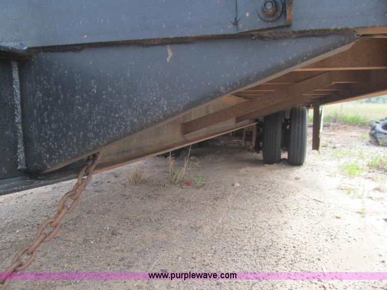 image for item F3186 2001 Belshe DT255 flatbed trailer