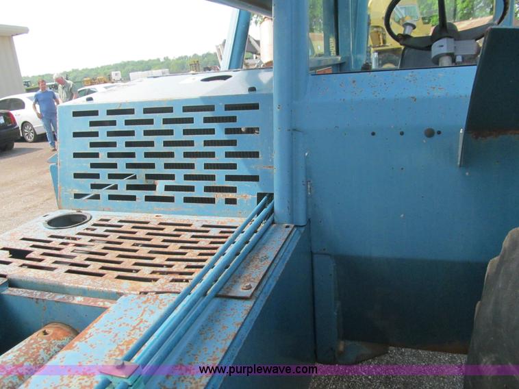 image for item F3191 2000 Gradall 544D telehandler