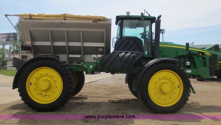 image for item F6642 2008 John Deere 4930 dry box spreader