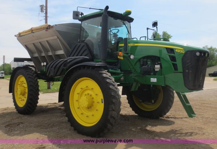 image for item F6642 2008 John Deere 4930 dry box spreader