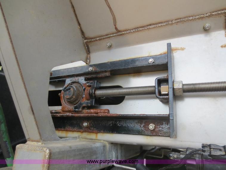 image for item F6642 2008 John Deere 4930 dry box spreader