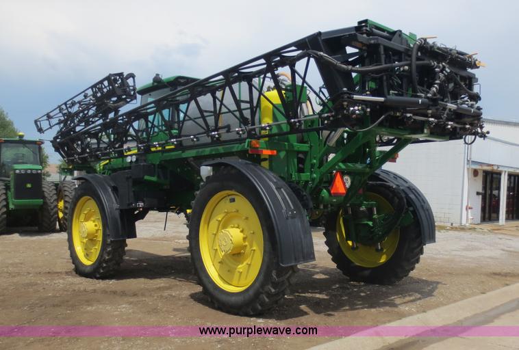 image for item F6643 2010 John Deere 4930 self-propelled sprayer