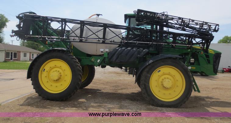 image for item F6643 2010 John Deere 4930 self-propelled sprayer