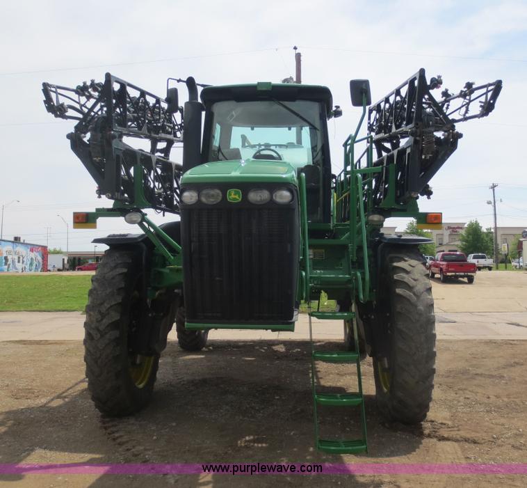 image for item F6643 2010 John Deere 4930 self-propelled sprayer