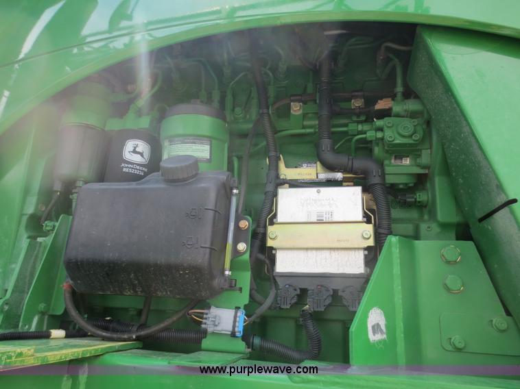 image for item F6643 2010 John Deere 4930 self-propelled sprayer