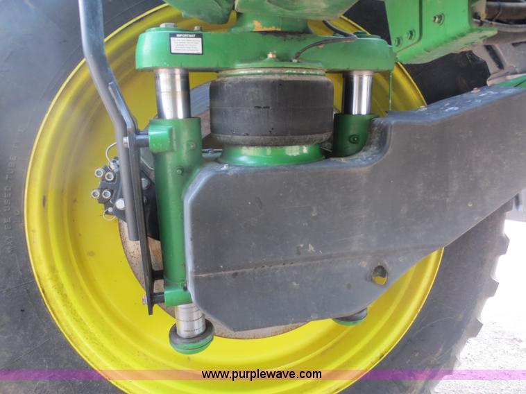 image for item F6643 2010 John Deere 4930 self-propelled sprayer