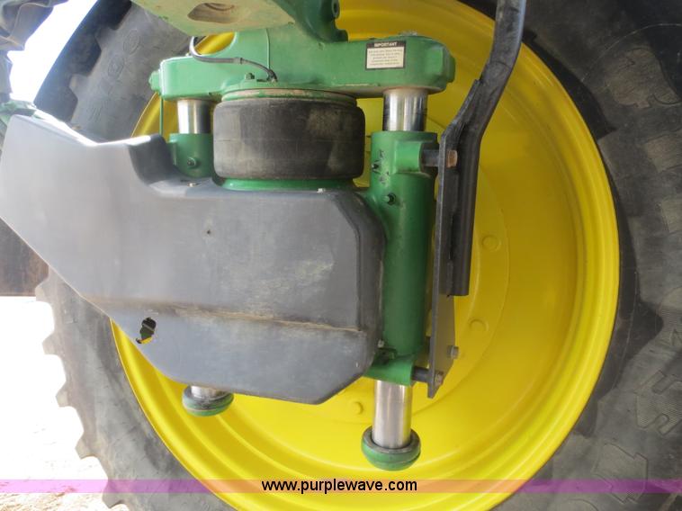 image for item F6643 2010 John Deere 4930 self-propelled sprayer
