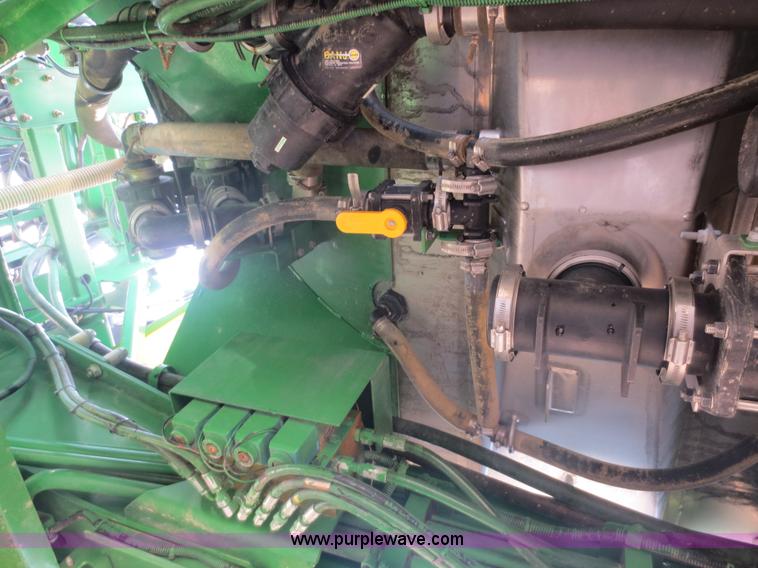 image for item F6643 2010 John Deere 4930 self-propelled sprayer