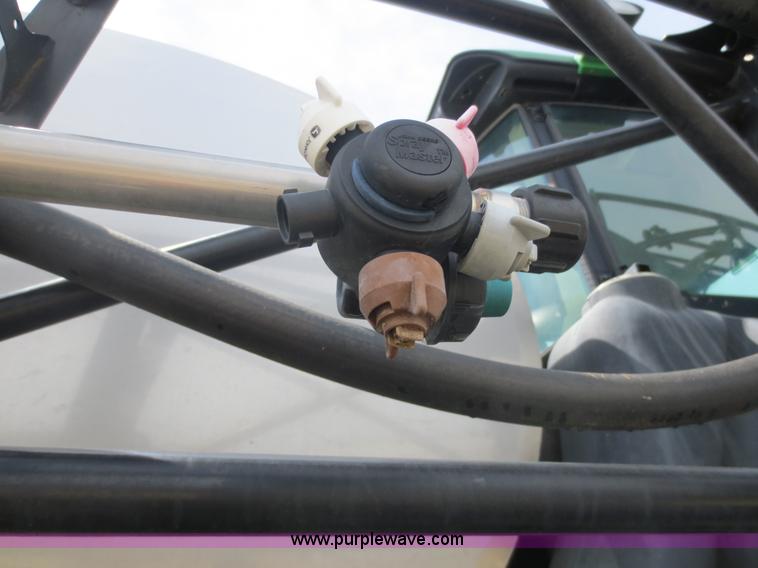 image for item F6643 2010 John Deere 4930 self-propelled sprayer