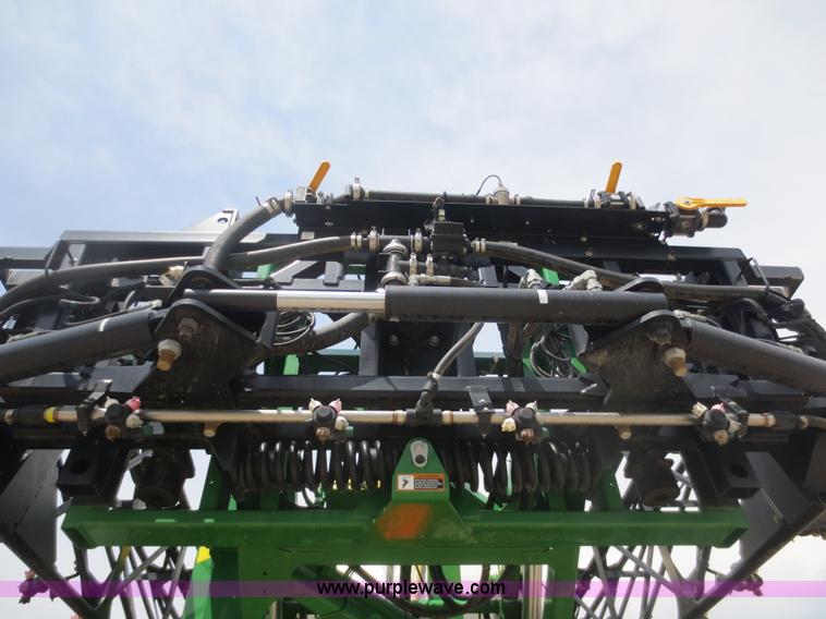 image for item F6643 2010 John Deere 4930 self-propelled sprayer