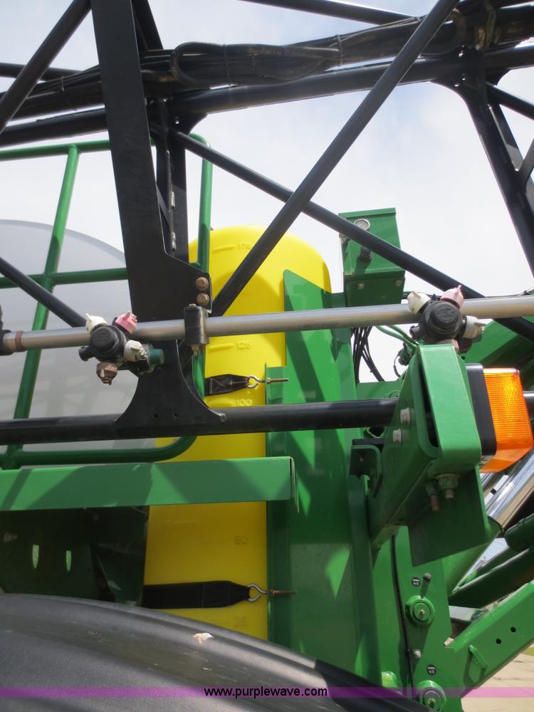 image for item F6643 2010 John Deere 4930 self-propelled sprayer
