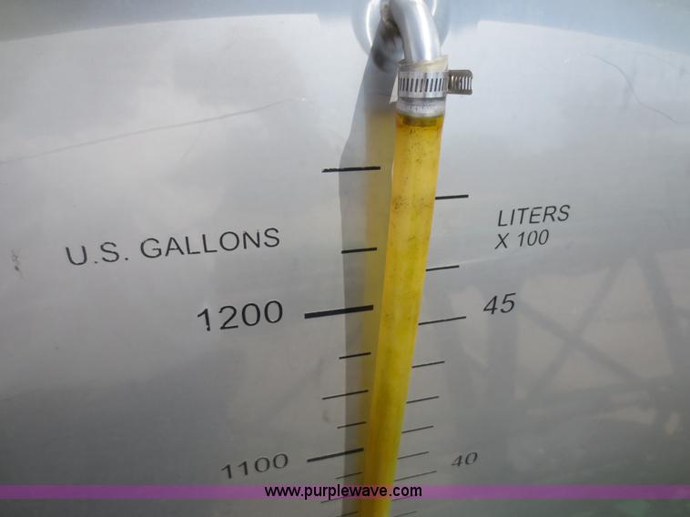 image for item F6643 2010 John Deere 4930 self-propelled sprayer