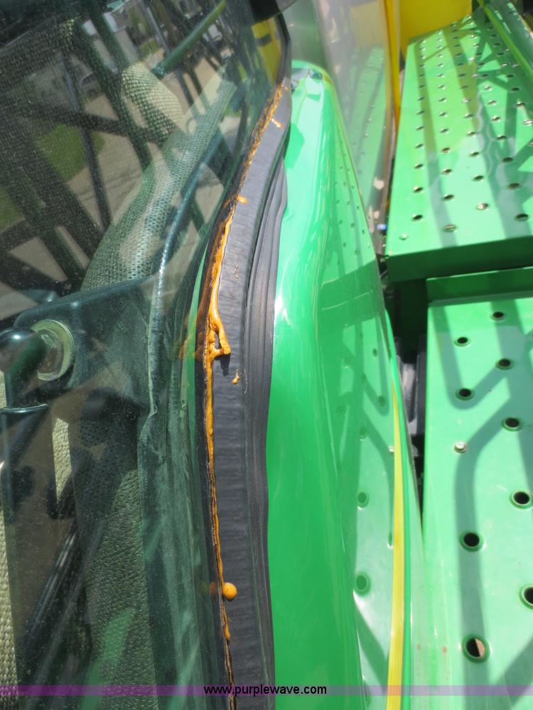 image for item F6643 2010 John Deere 4930 self-propelled sprayer