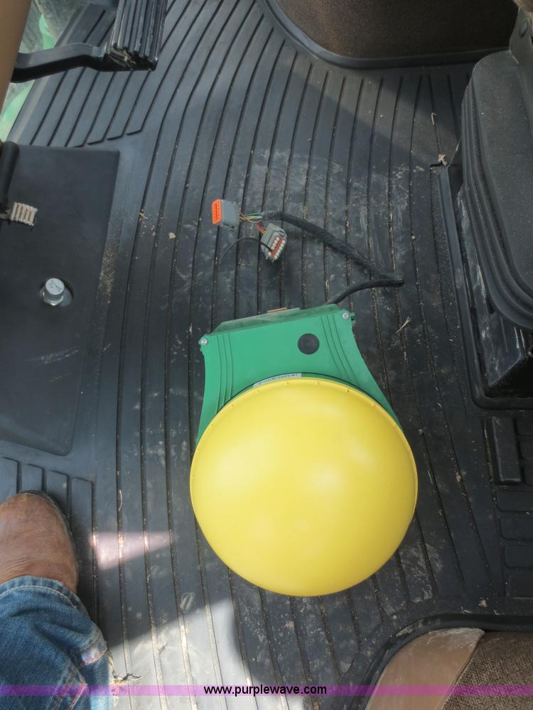 image for item F6643 2010 John Deere 4930 self-propelled sprayer