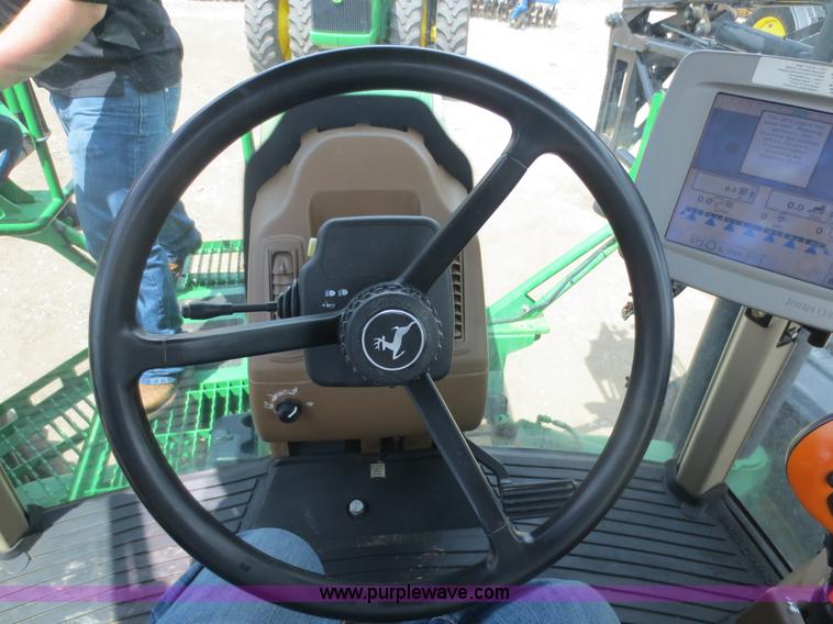 image for item F6643 2010 John Deere 4930 self-propelled sprayer