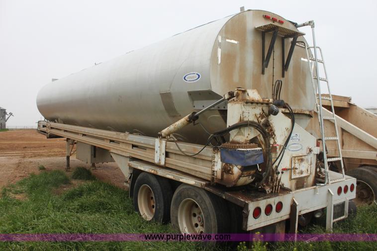 image for item F8610 1997 Ledwell 42' aluminum paddle feed wagon trailer