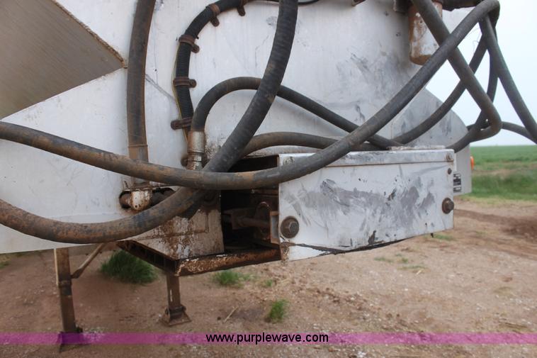 image for item F8610 1997 Ledwell 42' aluminum paddle feed wagon trailer