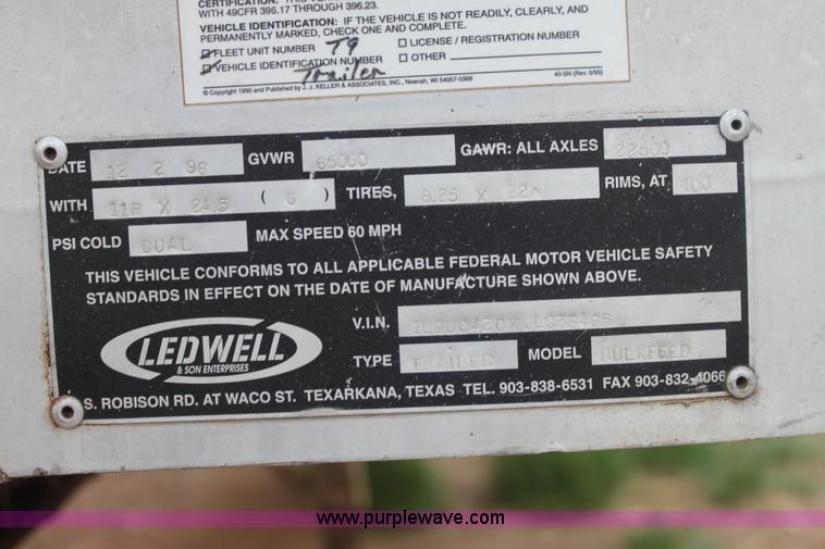 image for item F8610 1997 Ledwell 42' aluminum paddle feed wagon trailer