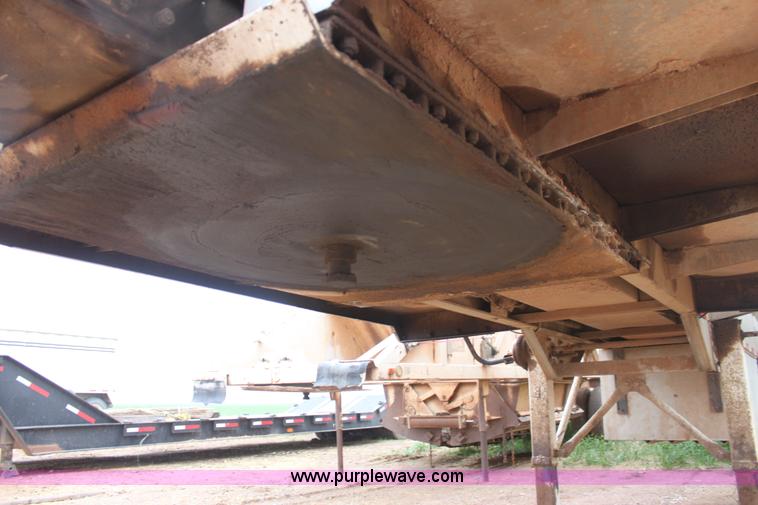 image for item F8610 1997 Ledwell 42' aluminum paddle feed wagon trailer