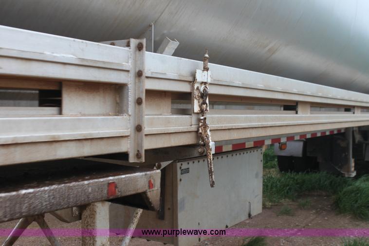 image for item F8610 1997 Ledwell 42' aluminum paddle feed wagon trailer