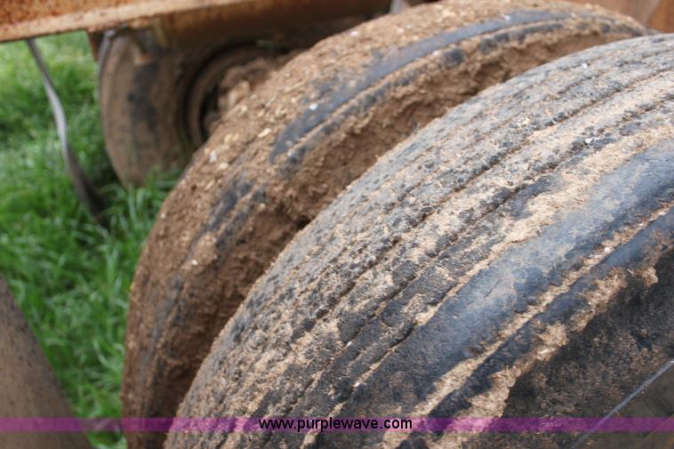 image for item F8611 1986 Bronson belly dump trailer